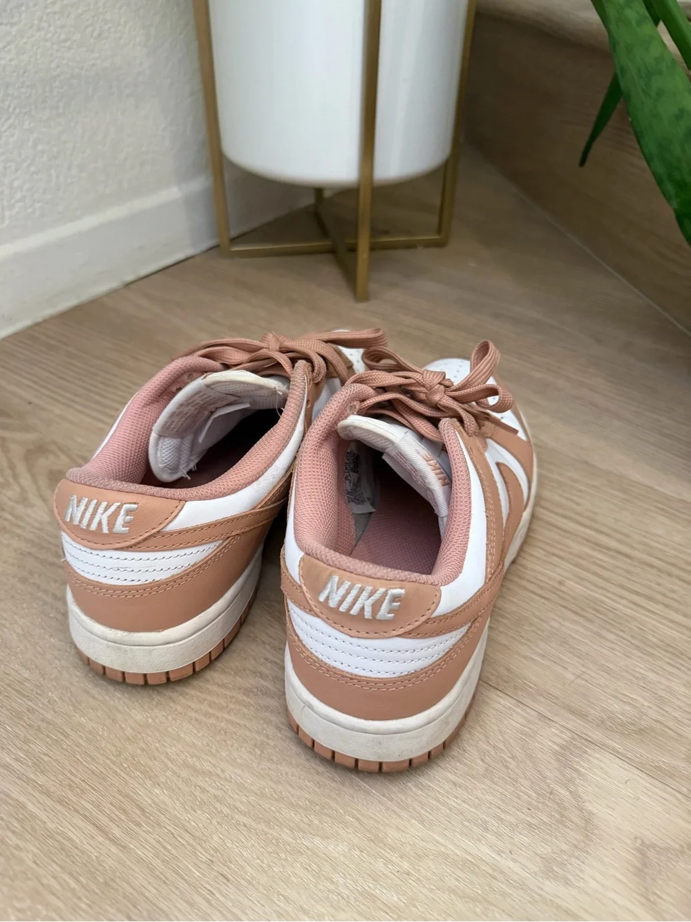 Nike Women's Low-Top Sneakers in White and Blush